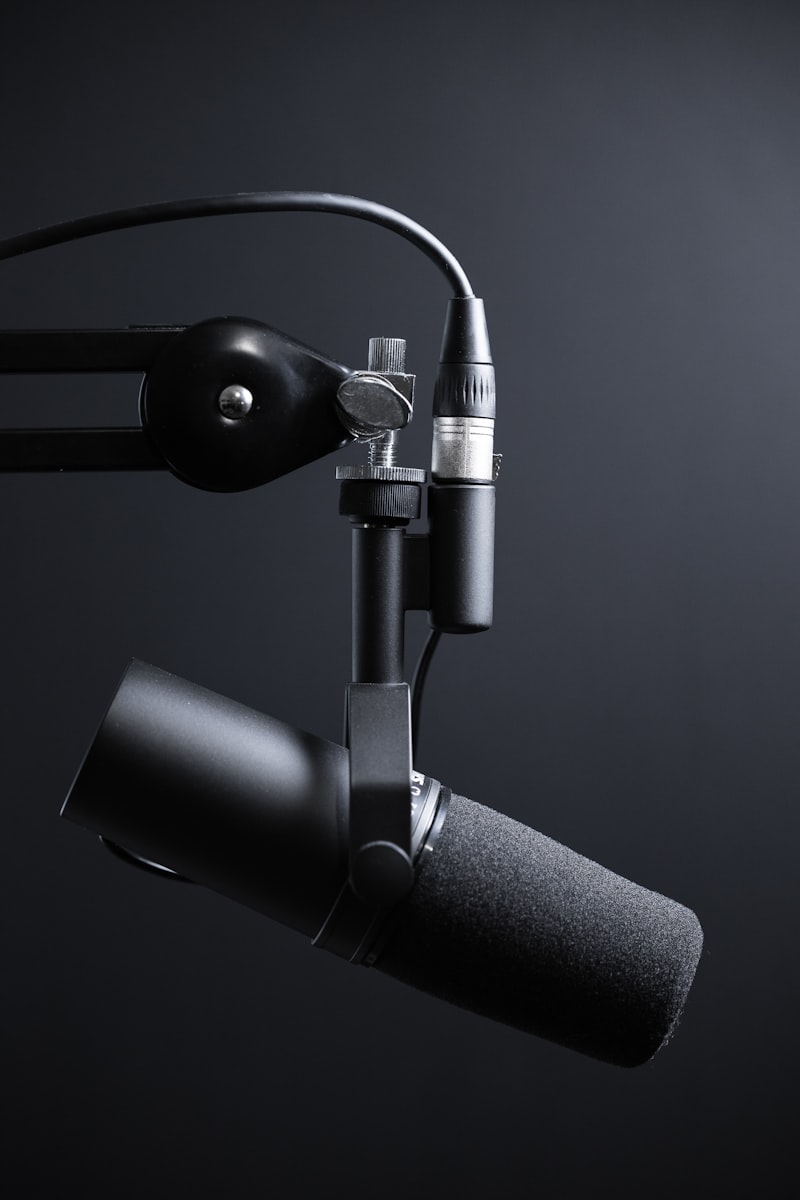 Grabación de podcast en estudio profesional